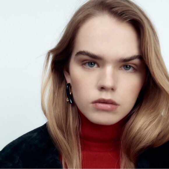 ZARA Enameled Earrings in Black / Gold NWT ✨🔥🔥🔥 - Picture 2 of 3